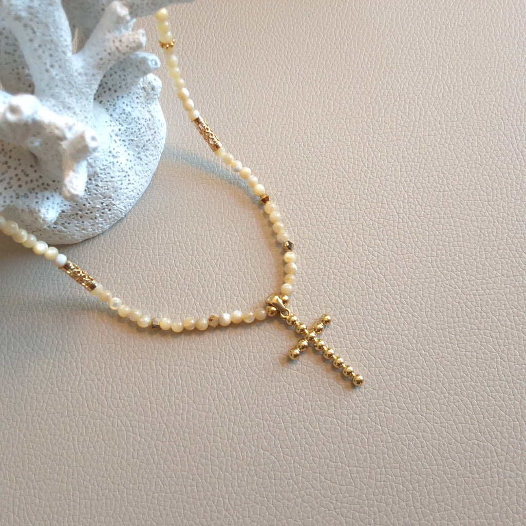 Mother-of-pearl cross pendant necklace