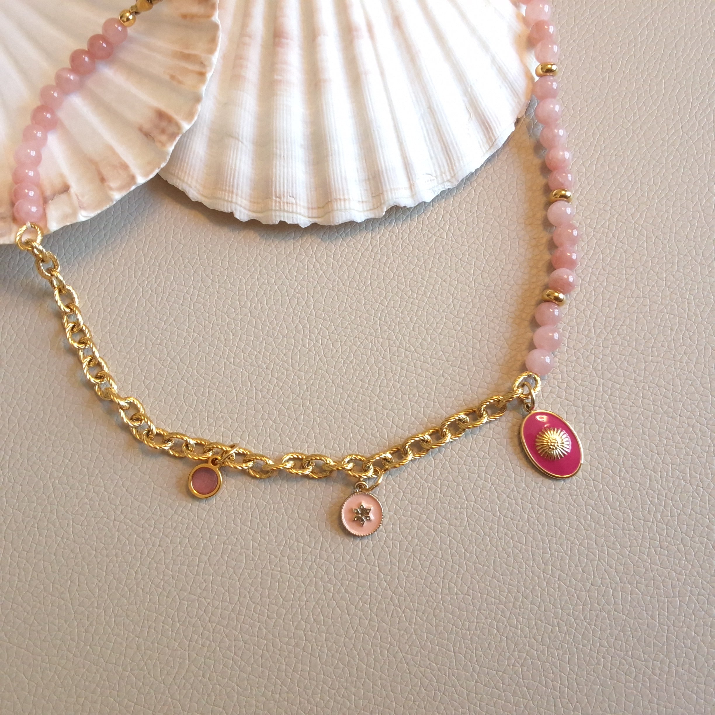 Collier perles et chaîne